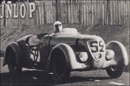 Andre Guillard i Theodore Martin – Simca Huit.